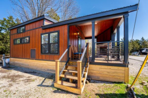 Indian Point Cabin 4 near SDC, Branson, Table Rock Lake